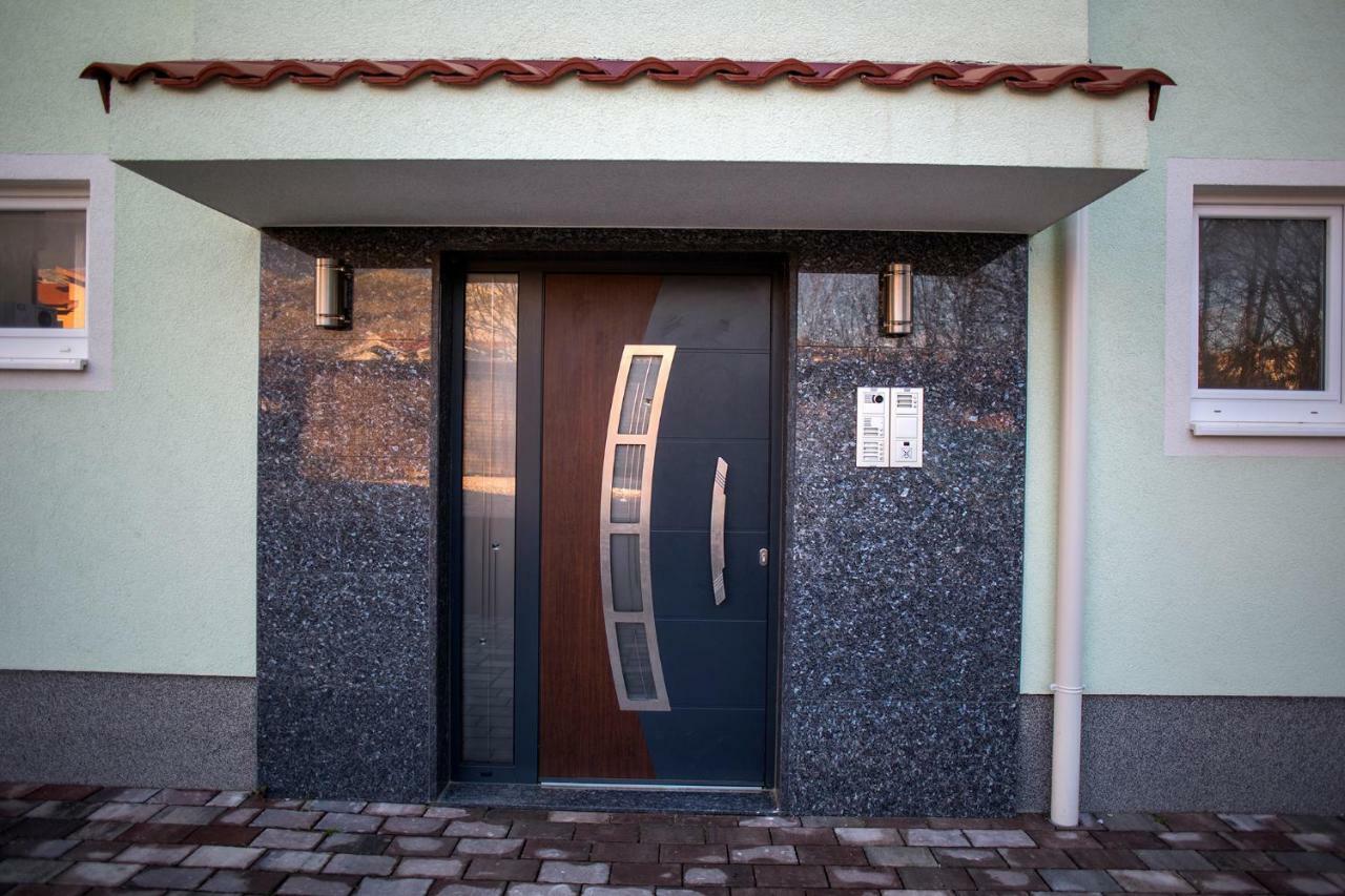 Apartment'S Tea & Nevio Split Bagian luar foto