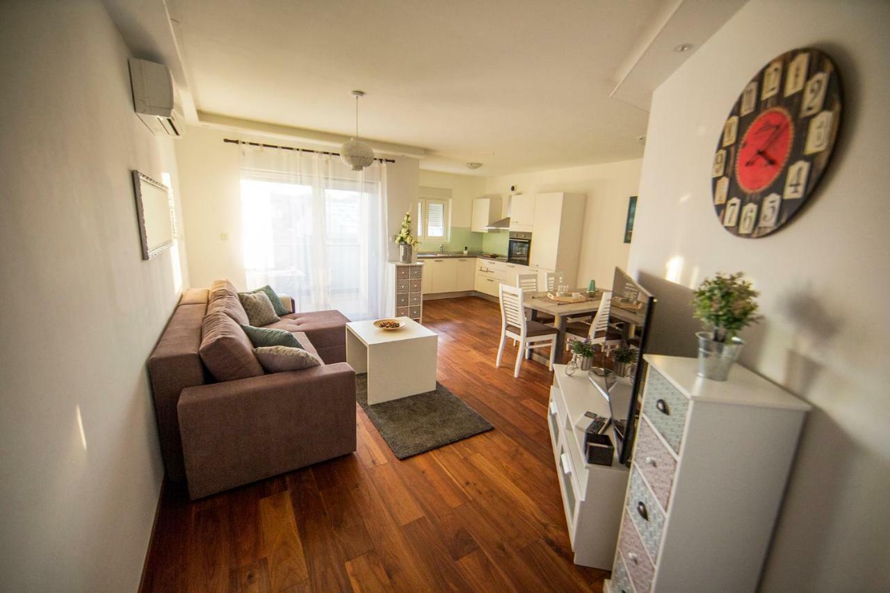 Apartment'S Tea & Nevio Split Bagian luar foto