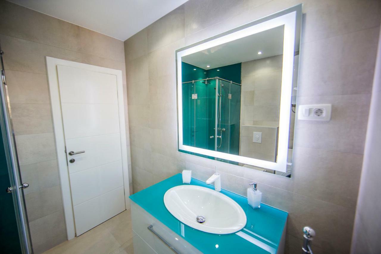 Apartment'S Tea & Nevio Split Bagian luar foto