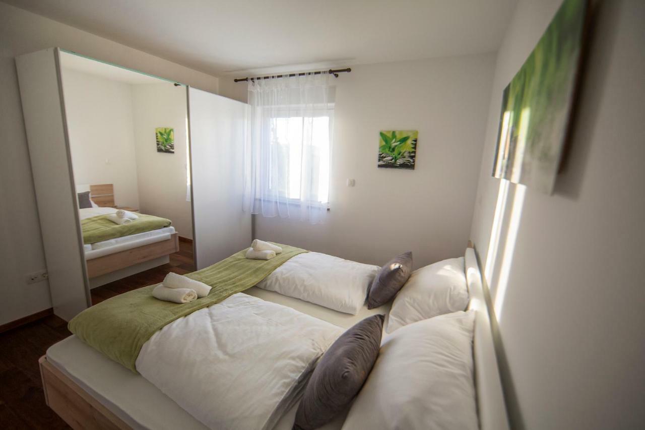 Apartment'S Tea & Nevio Split Bagian luar foto